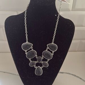 Ellen Tracy Woman’s Necklace